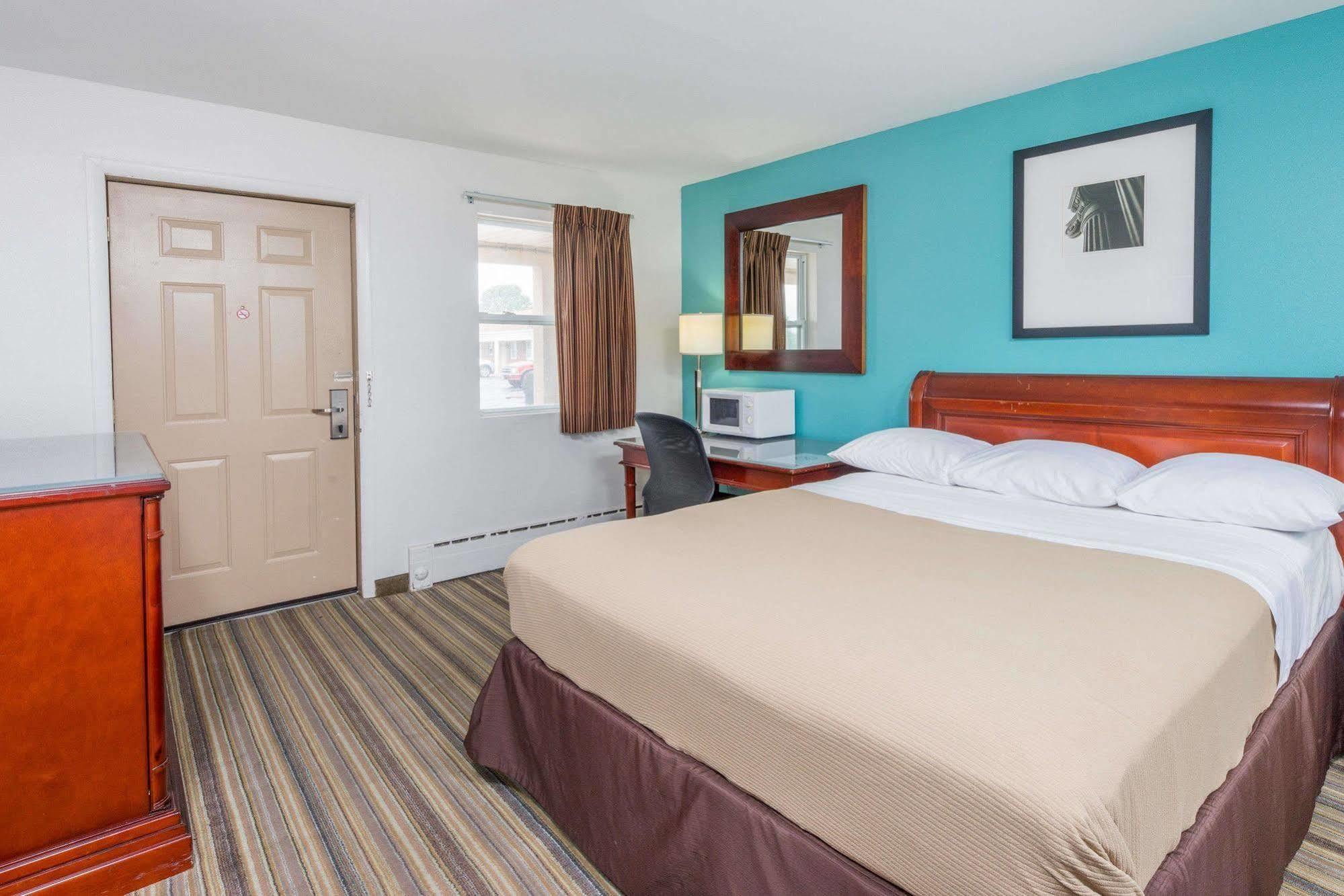 Rodeway Inn Pittsfield Экстерьер фото